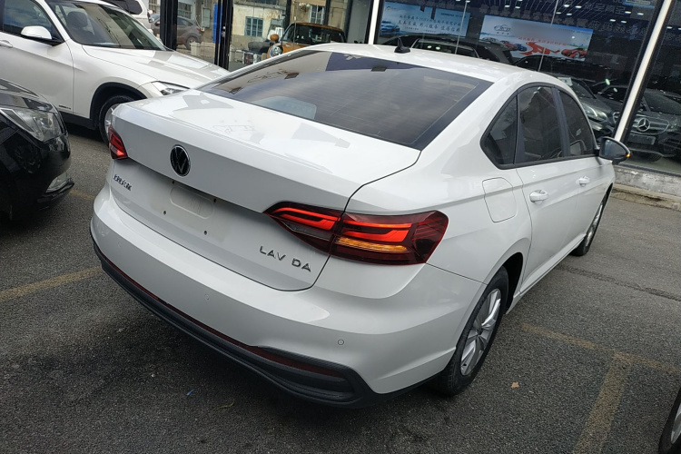 大众 朗逸 2023款 1.5L 自动得逸版车身外观7