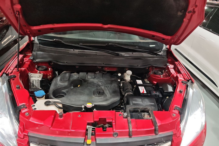 长安CS35 2016款 1.6L 手动豪华型 国V机舱底盘24