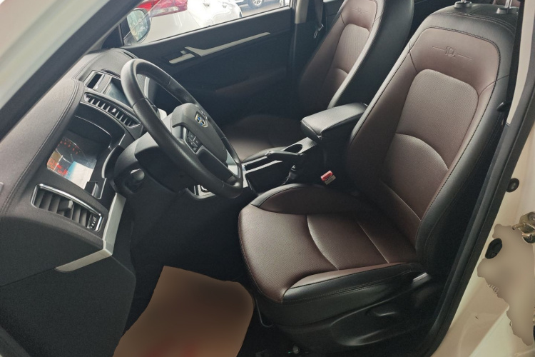 吉利汽车 远景 2017款 1.5L 自动幸福版中控内饰19