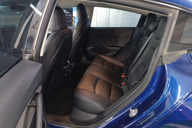 特斯拉 Model 3 2021款 标准续航后驱升级版中控内饰21