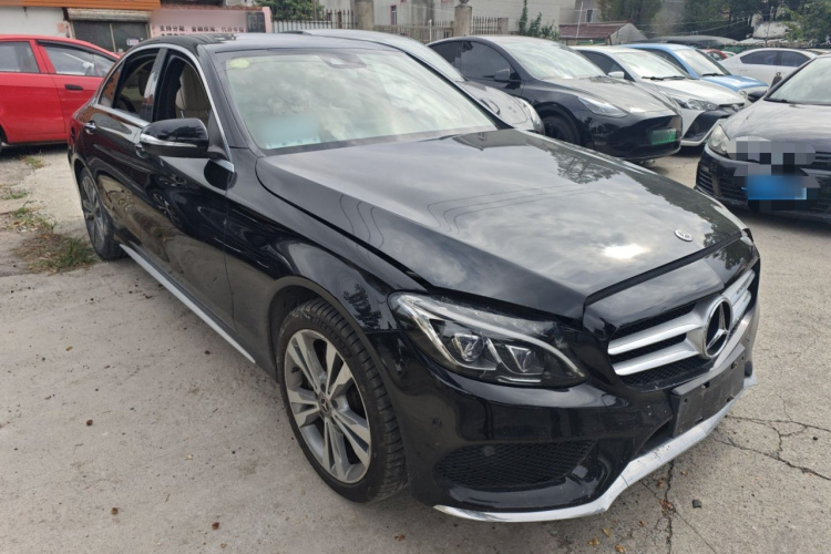 奔驰C级 2018款 C 200 L 4MATIC 运动版车身外观3