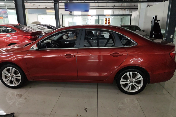 奇瑞 艾瑞泽7 2015款 1.5T 手动致享版车身外观4