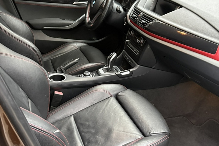 宝马X1 2014款 sDrive18i 运动设计套装中控内饰7003