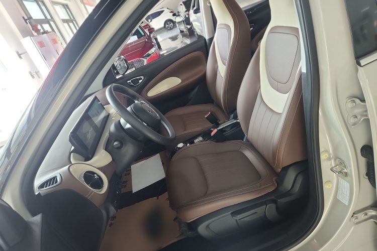 五菱汽车 五菱缤果 2023款 333km 悦享款中控内饰19