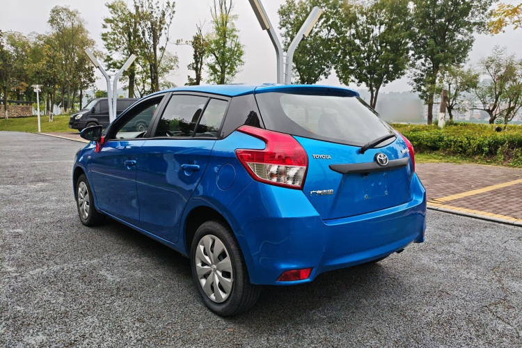 丰田 YARiS L 致炫 2014款 1.3E 自动魅动版车身外观6005