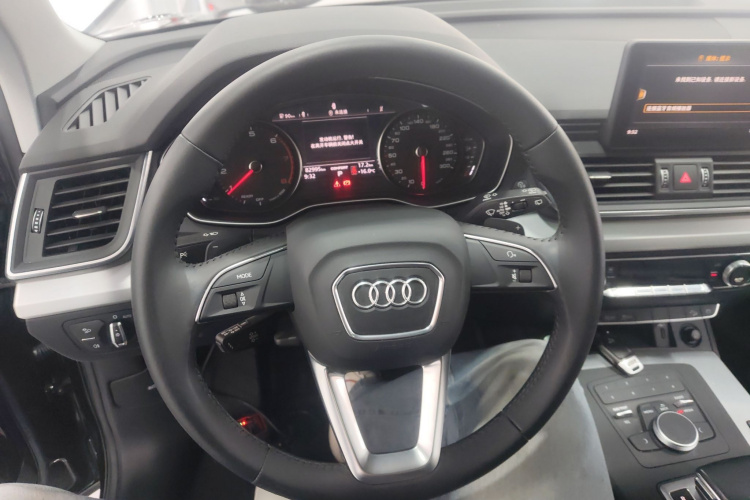 奥迪Q5L 2020款 改款 40 TFSI 荣享进取型中控内饰13