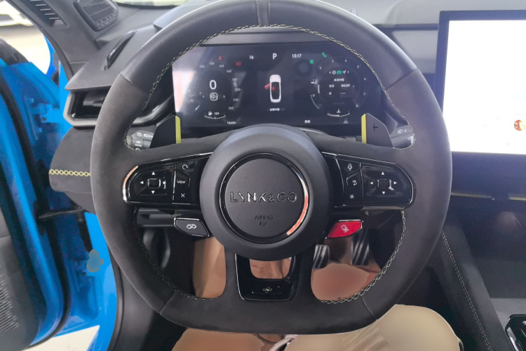 领克03 2023款 03+ 2.0TD 自动Cyan定制版性能套装中控内饰13