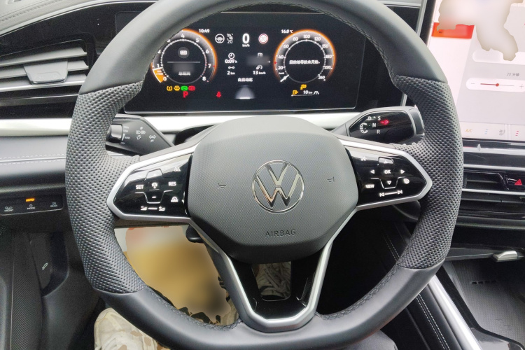 大众 帕萨特 2025款 Pro 380TSI 龙尊版中控内饰13