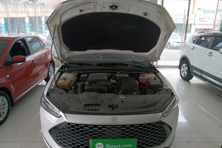 比亚迪 秦PLUS 2021款 DM-i 55KM 旗舰型机舱底盘24