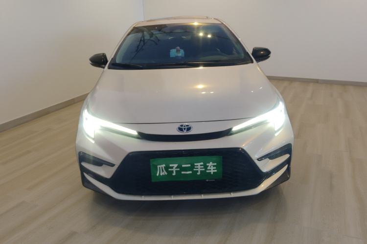 丰田 雷凌 2023款 智能电混双擎 1.8L 运动版车身外观2
