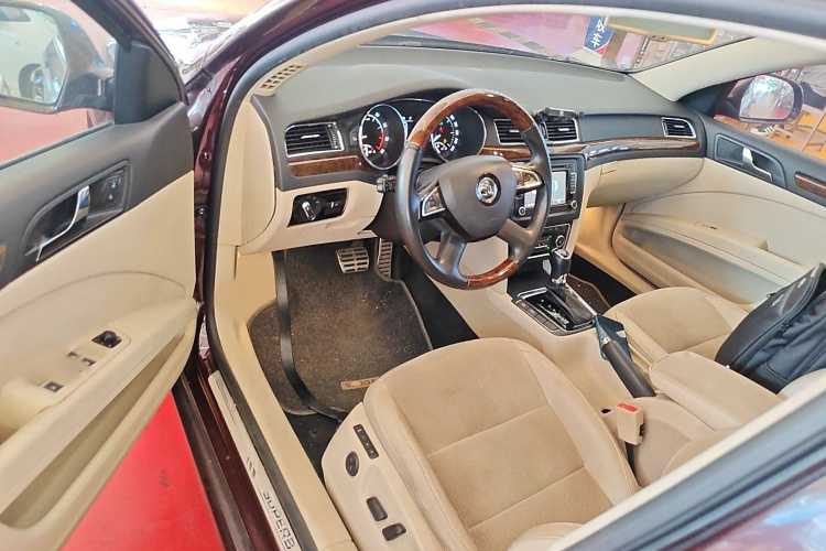 斯柯达 速派 2013款 2.0TSI DSG尊仕版中控内饰7003