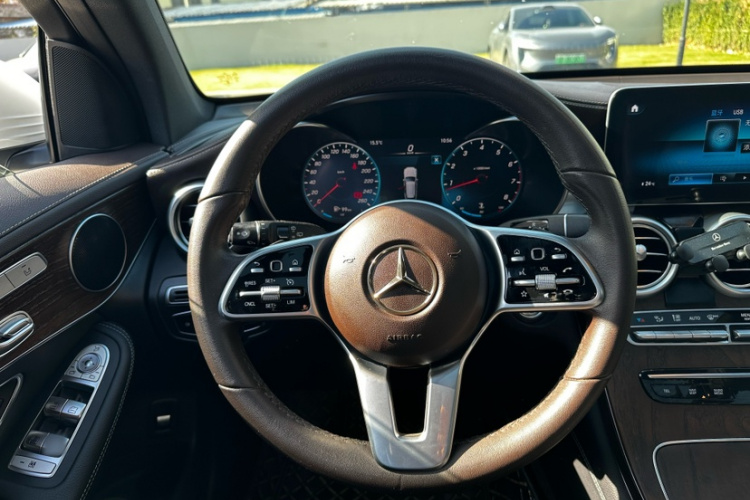奔驰GLC 2021款 GLC 260 L 4MATIC 豪华型局部细节13