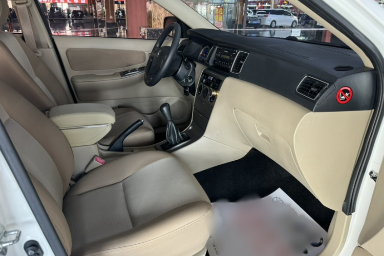 丰田 花冠 2013款 1.6L 手动卓越版中控内饰7002