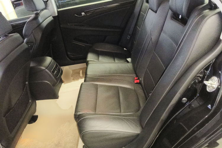 红旗H7 2019款 1.8T 舒适版中控内饰7004