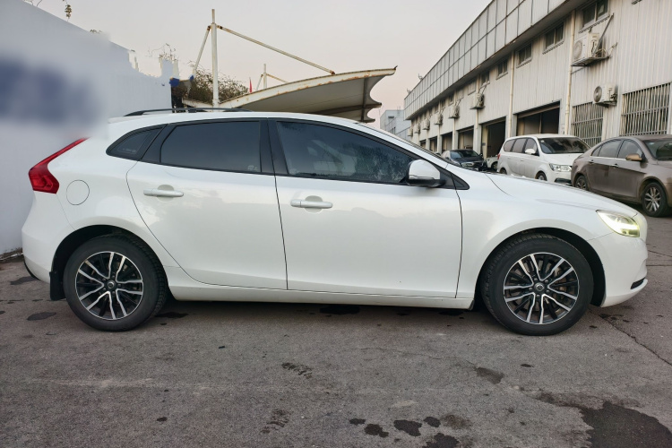 沃尔沃V40 2017款 T3 智逸版车身外观6009