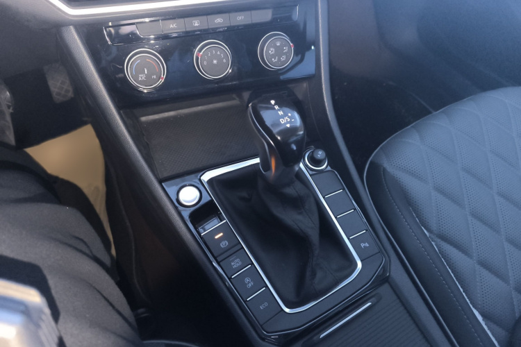 大众 速腾 2025款 改款二 300TSI DSG超越版局部细节18