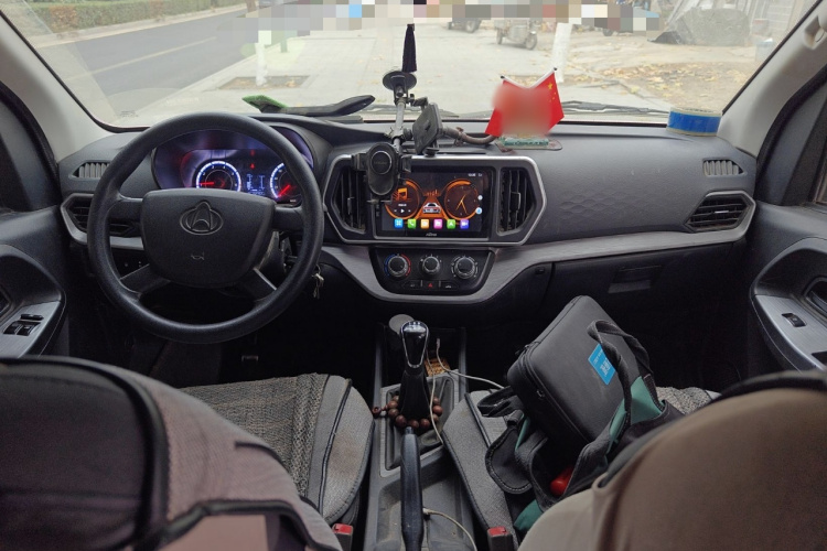 长安凯程 长安睿行M60 2023款 1.6L CNG舒适型客车6座中控内饰12