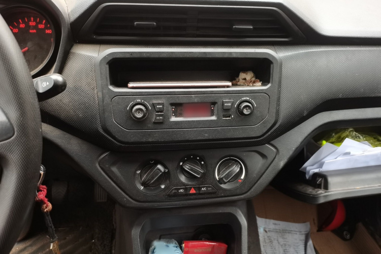 五菱汽车 五菱宏光 2019款 1.5L S基本型国VI LAR局部细节16