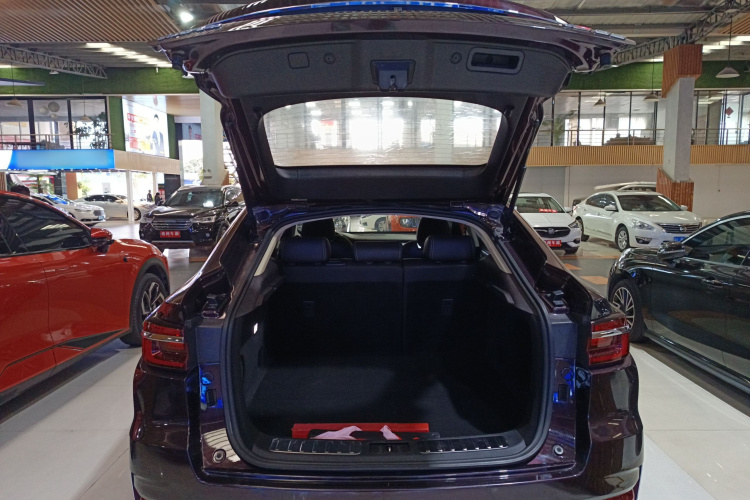 长安CS85 COUPE 2019款 1.5T DCT型版 国VI机舱底盘23