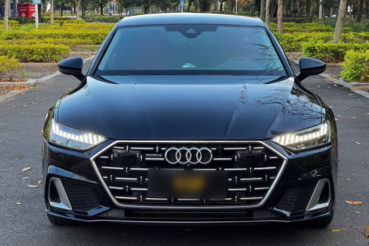 奥迪A7L 2022款 45 TFSI quattro S-line 见远型流晶套装车身外观6001