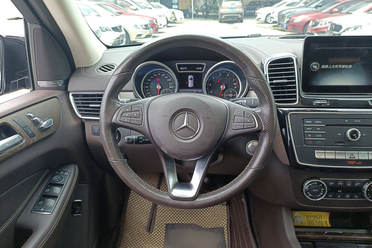 奔驰GLE 2017款 GLE 320 4MATIC 豪华型局部细节13