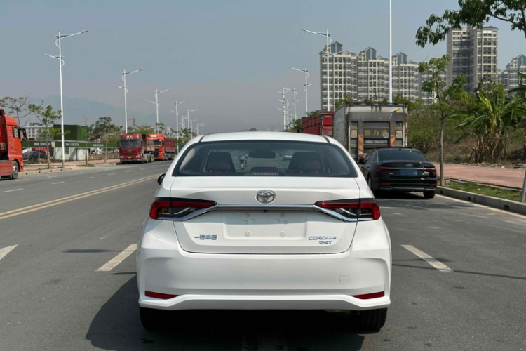 丰田 卡罗拉 2023款 1.2T 精英版车身外观6004