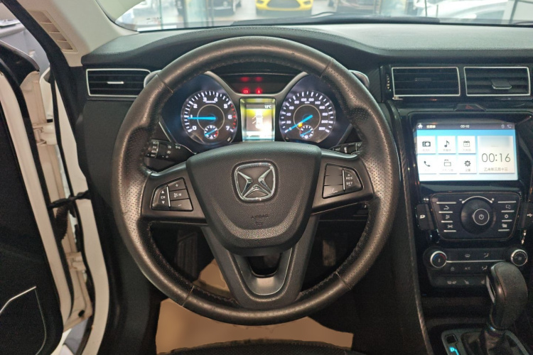 江铃 驭胜S330 2016款 1.5L GTDi 自动两驱尊贵版中控内饰13