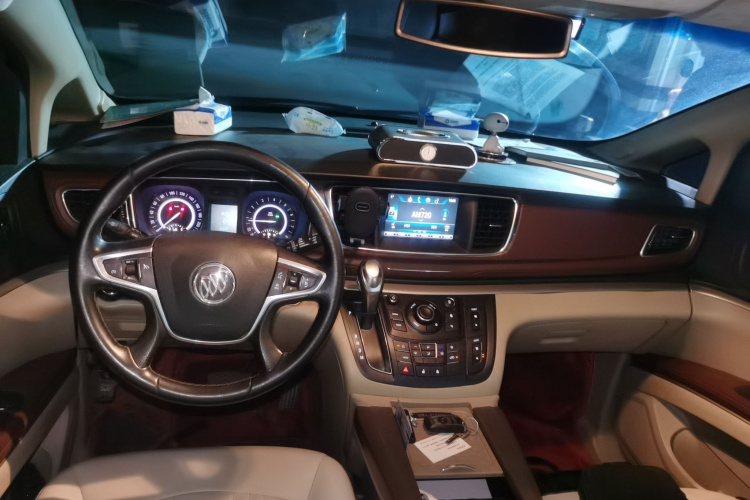 别克GL8 2017款 25S 豪华型 国V中控内饰7002