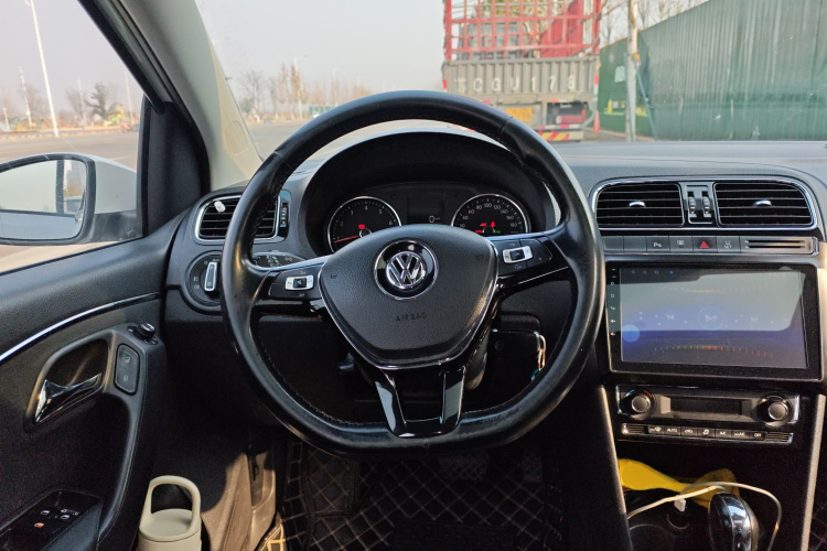 大众 Polo 2014款 1.6L 自动豪华版中控内饰13
