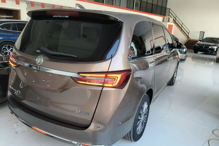 别克GL8 2021款 陆上公务舱 652T 尊贵型车身外观6005