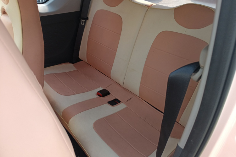 五菱汽车 宏光MINIEV 2022款 马卡龙时尚款 磷酸铁锂中控内饰7004