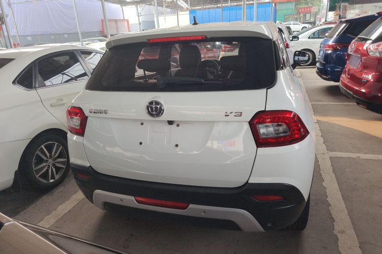 中华V3 2015款 1.5L 自动智能型车身外观6