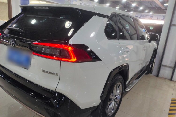 丰田 威兰达 2024款 2.0L CVT两驱都市版车身外观7