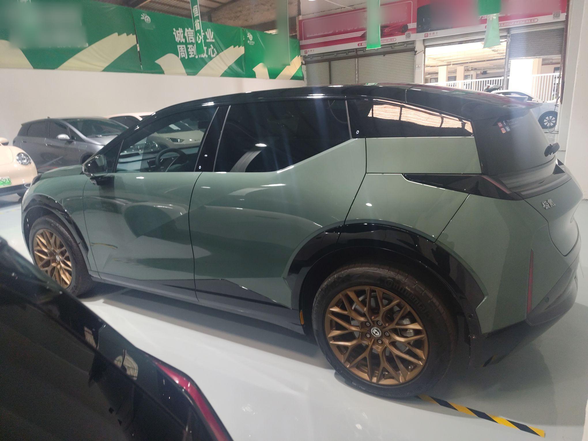 极氪X 2023款 后驱ME版 5座