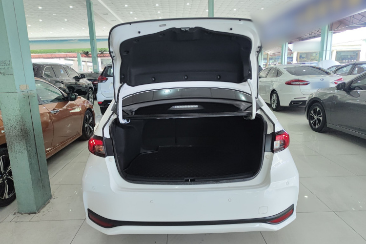 丰田 亚洲狮 2023款 2.0L 精英版机舱底盘23