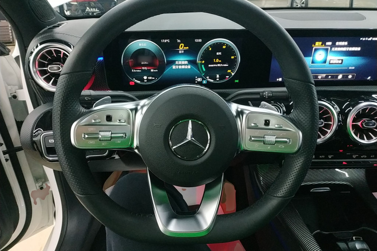 奔驰A级 2022款 改款 A 200 L 运动轿车时尚型中控内饰13