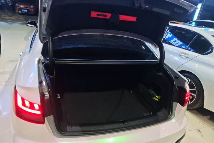 奥迪A4L 2024款 40 TFSI 豪华动感型局部细节23