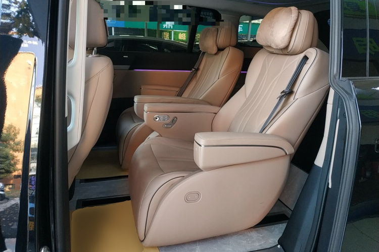 小鹏X9 2024款 640四驱高性能Max中控内饰7004