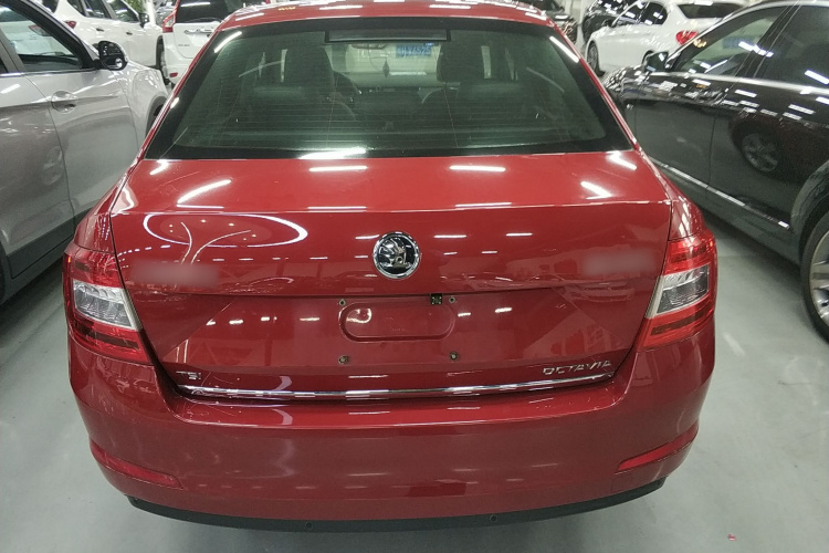 斯柯达 明锐 2015款 1.4TSI 手动逸俊版车身外观6