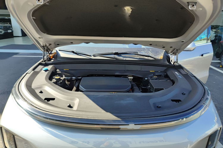 理想汽车 理想L9 2022款 Max机舱底盘24