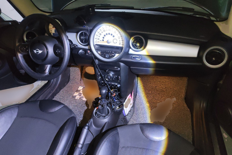 MINI Clubman 2011款 1.6L COOPER Fun中控内饰12