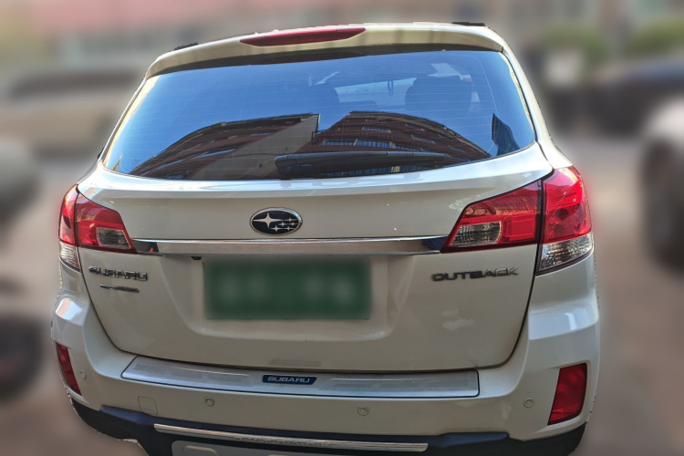 斯巴鲁 傲虎 2014款 2.5i 雅尚智能版车身外观6