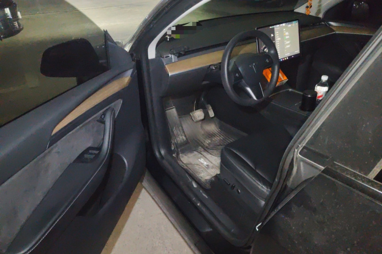 特斯拉 Model Y 2021款 标准续航后驱版中控内饰20
