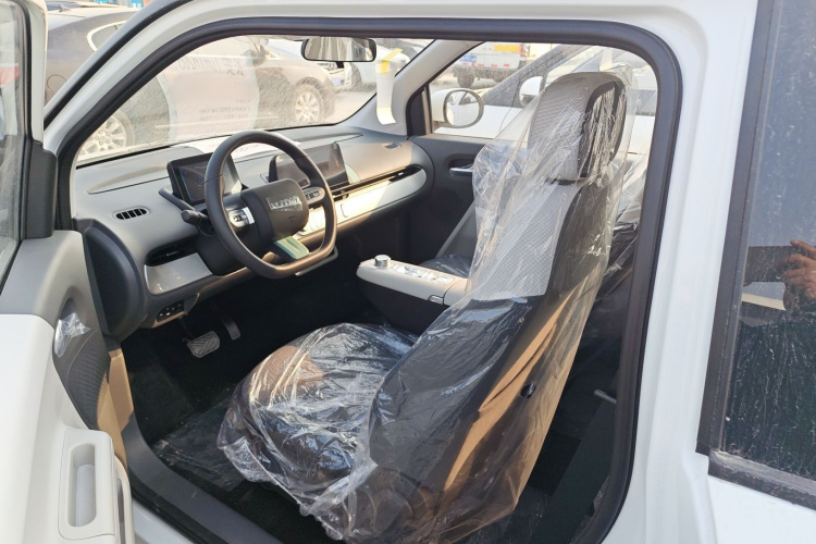 吉利银河 2024款 熊猫mini 200km 耐力熊中控内饰7003