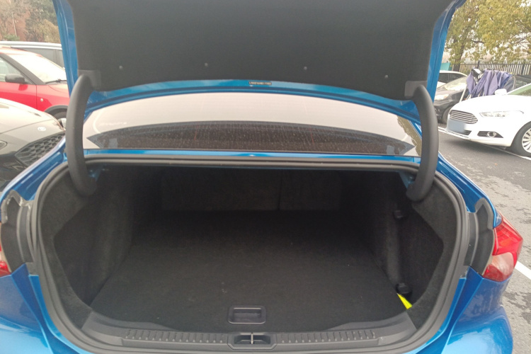 福特 福克斯 2021款 三厢 EcoBoost 180 自动锋潮型机舱底盘23