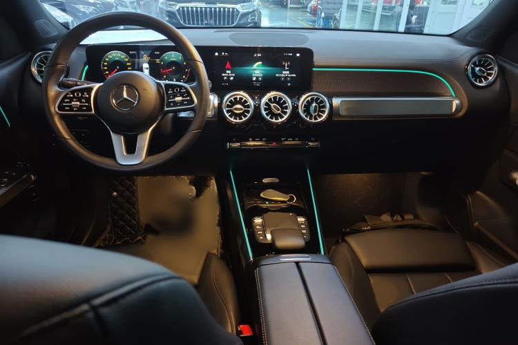 奔驰GLB 2021款 GLB 200 时尚型中控内饰7002