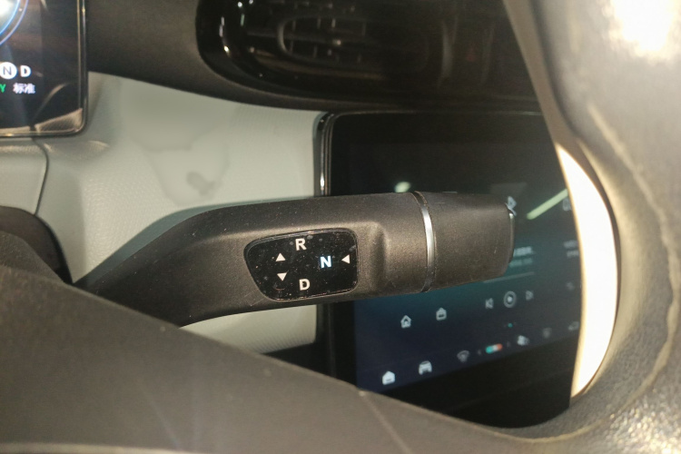 零跑汽车 零跑T03 2022款 耀金版局部细节18