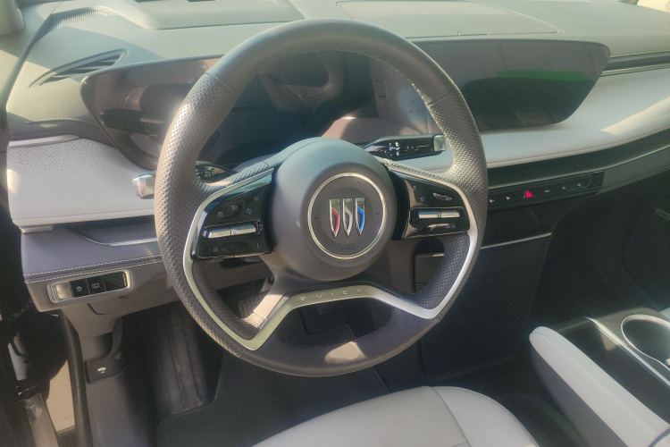 别克GL8 2025款 陆尊 尊享版中控内饰13