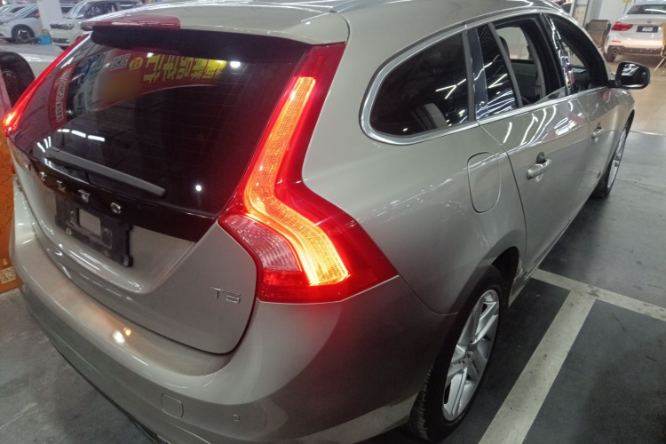 沃尔沃V60 2015款 T5 智雅版车身外观7