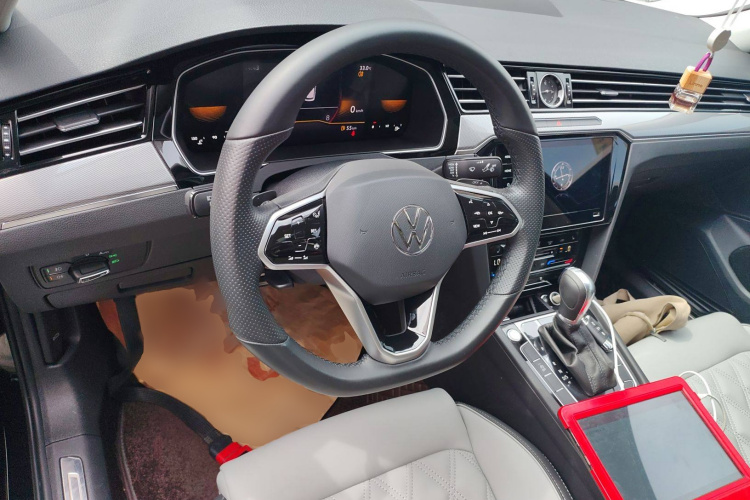 大众 迈腾 2023款 200万辆纪念版 330TSI DSG领先型中控内饰12